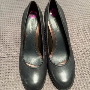 Naturalizer Women's Black Loafers